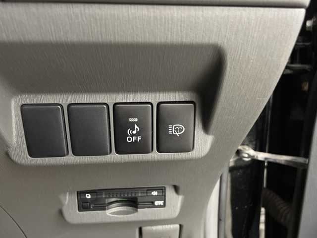 トヨタ プリウス α S 鹿児島県 2012(平24)年 12.9万km ブラック 純正ナビ/（AM/FM/Bluetooth）/オートライト/ステアリングリモコン/スマートキー/ETC/電格ミラー/ヘッドライトウォッシャー/フロアマット/純正ドアバイザー/横滑り防止装置