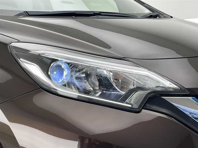 日産 ノート e－パワー メダリスト 愛知県 2018(平30)年 4.7万km インペリアルアンバーP 純正ナビ　フルセグＴＶ　Ｂｌｕｅｔｏｏｔｈ　全方位カメラ　デジタルインナーミラー　ＥＴＣ　ＬＥＤオートライト　エマージェンシーブレーキ　衝突軽減装置　レーダークルーズ　車線逸脱　フォグランプ　禁煙車