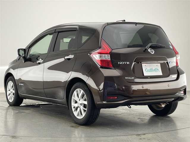日産 ノート e－パワー メダリスト 愛知県 2018(平30)年 4.7万km インペリアルアンバーP 純正ナビ　フルセグＴＶ　Ｂｌｕｅｔｏｏｔｈ　全方位カメラ　デジタルインナーミラー　ＥＴＣ　ＬＥＤオートライト　エマージェンシーブレーキ　衝突軽減装置　レーダークルーズ　車線逸脱　フォグランプ　禁煙車
