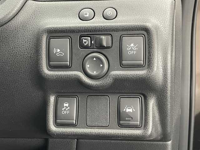 日産 ノート e－パワー メダリスト 愛知県 2018(平30)年 4.7万km インペリアルアンバーP 純正ナビ　フルセグＴＶ　Ｂｌｕｅｔｏｏｔｈ　全方位カメラ　デジタルインナーミラー　ＥＴＣ　ＬＥＤオートライト　エマージェンシーブレーキ　衝突軽減装置　レーダークルーズ　車線逸脱　フォグランプ　禁煙車