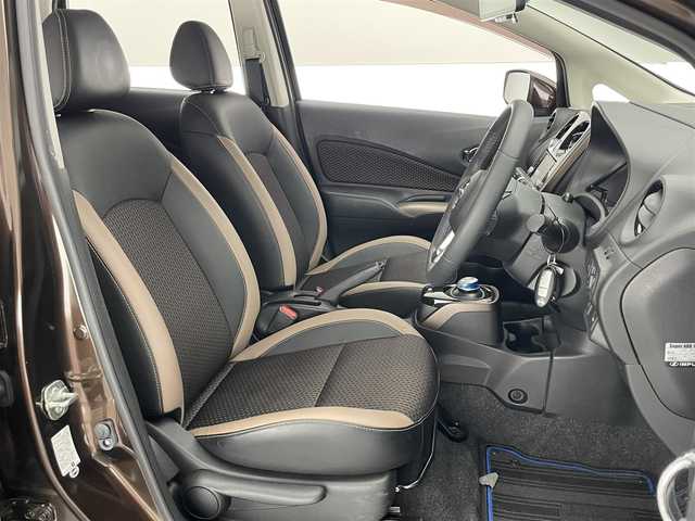 日産 ノート e－パワー メダリスト 愛知県 2018(平30)年 4.7万km インペリアルアンバーP 純正ナビ　フルセグＴＶ　Ｂｌｕｅｔｏｏｔｈ　全方位カメラ　デジタルインナーミラー　ＥＴＣ　ＬＥＤオートライト　エマージェンシーブレーキ　衝突軽減装置　レーダークルーズ　車線逸脱　フォグランプ　禁煙車
