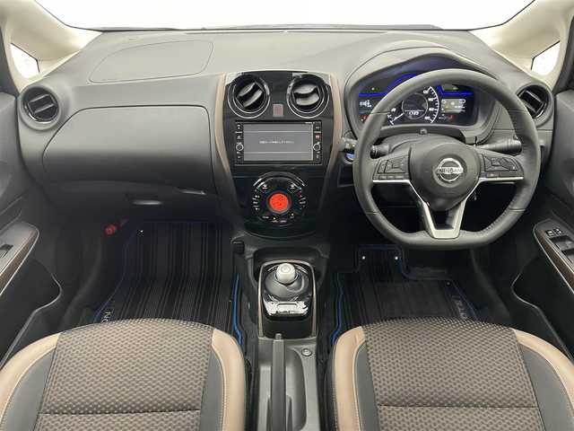 日産 ノート e－パワー メダリスト 愛知県 2018(平30)年 4.7万km インペリアルアンバーP 純正ナビ　フルセグＴＶ　Ｂｌｕｅｔｏｏｔｈ　全方位カメラ　デジタルインナーミラー　ＥＴＣ　ＬＥＤオートライト　エマージェンシーブレーキ　衝突軽減装置　レーダークルーズ　車線逸脱　フォグランプ　禁煙車