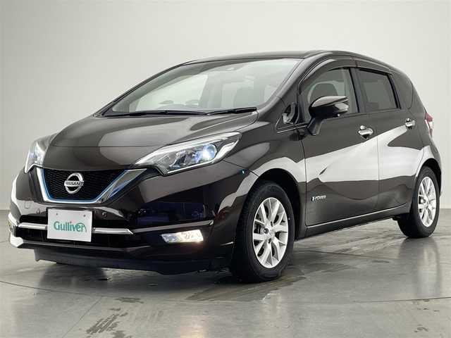 日産 ノート e－パワー メダリスト 愛知県 2018(平30)年 4.7万km インペリアルアンバーP 純正ナビ　フルセグＴＶ　Ｂｌｕｅｔｏｏｔｈ　全方位カメラ　デジタルインナーミラー　ＥＴＣ　ＬＥＤオートライト　エマージェンシーブレーキ　衝突軽減装置　レーダークルーズ　車線逸脱　フォグランプ　禁煙車