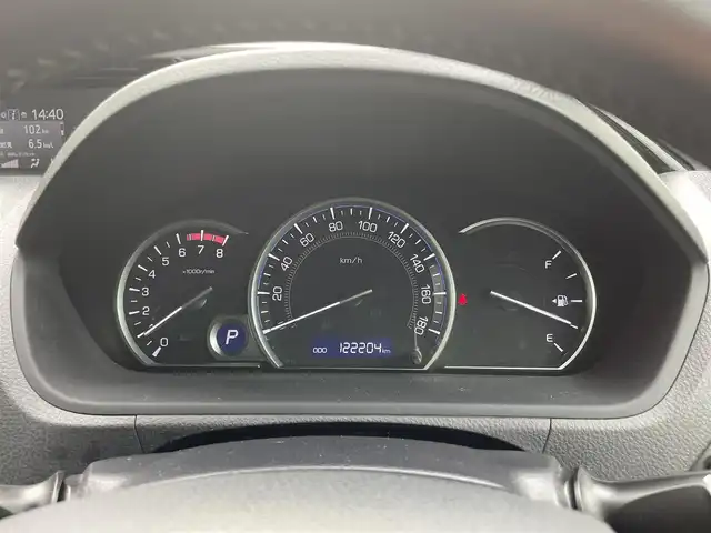 トヨタ エスクァイア Xi 埼玉県 2015(平27)年 12.3万km ブラック (株)IDOMが運営する【じしゃロン鳩ヶ谷店】の自社ローン専用車両になりますこちらは現金またはオートローンご利用時の価格です。自社ローンご希望の方は別途その旨お申付け下さい/登録時122204km/左側パワースライドドア/社外SDナビ（KENWOOD MDV-L502W）/　・AM/FM/CD/DVD/MSV(SD)/BT/フルセグTV/バックカメラ/社外フリップダウンモニター（EONON　L0122)/ETC/社外ミラーレーダー（COMTEC　ZERO502M）/LEDヘッドライト/　・オートライト/フォグランプ/革巻ステアリング/革巻シフトノブ/キーレスエントリー/電動格納機能付きウインカーミラー/純正15インチAW