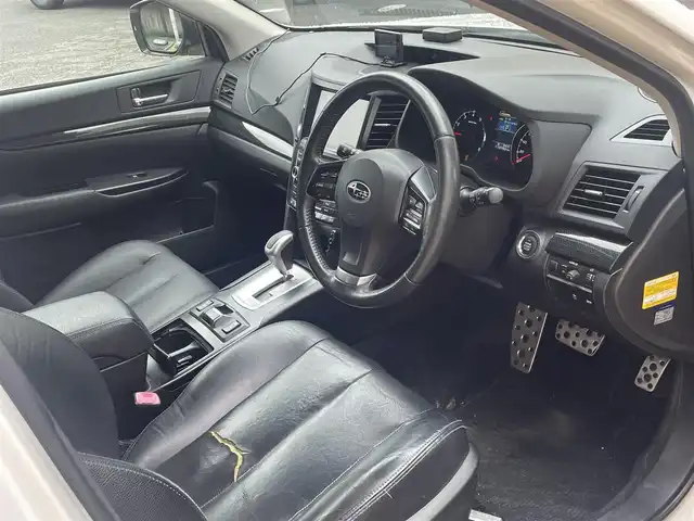 スバル レガシィ ツーリングワゴン 2．0GT DIT アイサイト 静岡県 2012(平24)年 11.1万km サテンホワイトパール ワンオーナー/サンルーフ/マッキントッシュ/純正メーカーナビ/DVD/CD/MSV/BT/バックカメラ/黒革シート/前席シートヒーター/前席パワーシート/運転席シートメモリー/衝突軽減ブレーキ/レーンキープアシスト/レーダークルーズコントロール/HIDヘッドライト/ETC/ステアリングスイッチ/純正18インチAW/保証書/取扱説明書/ナビ取扱説明書/H29/R3/R5点検記録簿有