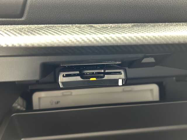 スバル インプレッサ スポーツ 1．6i－Lアイサイト 千葉県 2017(平29)年 3.5万km クリスタルホワイトP 社外７インチSDナビ（AVIC-RZ99）/・TV/CD/DVD/ブルートゥース/バックカメラ/電動パーキングブレーキ/nanoeエアコン/アイサイト/・自動ブレーキ/・レーンキープアシスト/・BSM/レーダークルーズコントロール/純正１６インチAW/ETC