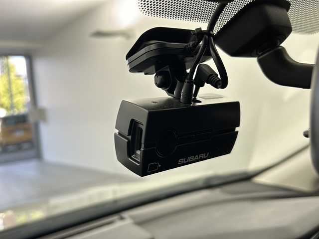 スバル インプレッサ スポーツ 1．6i－Lアイサイト 千葉県 2017(平29)年 3.5万km クリスタルホワイトP 社外７インチSDナビ（AVIC-RZ99）/・TV/CD/DVD/ブルートゥース/バックカメラ/電動パーキングブレーキ/nanoeエアコン/アイサイト/・自動ブレーキ/・レーンキープアシスト/・BSM/レーダークルーズコントロール/純正１６インチAW/ETC