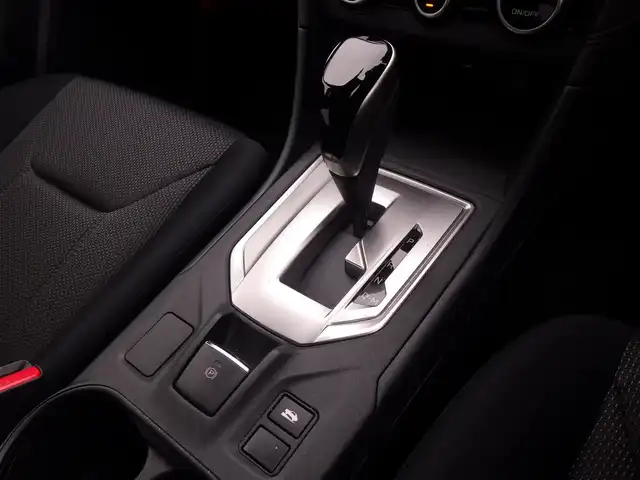 スバル インプレッサ スポーツ 1．6i－Lアイサイト 千葉県 2017(平29)年 3.5万km クリスタルホワイトP アイサイト/スバルリヤビークルディテクション/レーダークルーズコントロール/社外メモリーナビ/地デジTV/【DVD/CD再生機能　Bluetooth接続】/バックカメラ/ドライブレコーダー/革巻きステアリング/パドルシフト/ETC/LEDヘッドライト/フォグライト/純正16インチアルミホイル/サイド/カーテンエアバッグ/キーレスアクセス