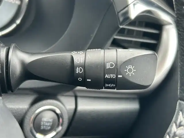 トヨタ ハイラックス Z 岩手県 2021(令3)年 7.8万km スーパーホワイトⅡ ワンオーナー/トヨタセーフティセンス　/純正SDナビ(型式NSZT-W68T）/(CD、DVD、BT、HDMI)/フルセグTV　/バックカメラ　/レーダークルーズコントロール/ETC2.0　/ドライブレコーダー　/スマートキー×２　/スペアキー/ドアバイザー/フロアマット/DAC　/保証書　取説　ナビ取説