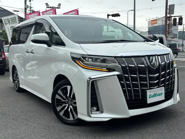 トヨタ アルファード S Cパッケージ 京都府 2022(令4)年 4.6万km ホワイトパールクリスタルシャイン ワンオーナー/ツインムーンルーフ/両側パワースライドドア/パワーバックドア/セーフティセンス/・プリクラッシュセーフティ/・レーントレーシングアシスト/・ロードサインアシスト/・アダプティブハイビーム/・レーザークルーズコントロール/純正9インチディスプレイオーディオ/・ナビ/・フルセグTV/・CD/DVD再生/・BT接続/・バックカメラ/リアエンターテイメントシステム/ETC/レザーシート/・前席/2列目パワーシート/・前席シートヒーター/ベンチレーション/・助手席/2列目オットマン/デジタルインナーミラー/ブラインドスポットモニター/パーキングサポートブレーキ/レザー×ウッドコンビステアリング/・ステアリモコン/・ステアヒーター/3眼LEDヘッドライト/LEDフォグランプ/シーケンシャルターンランプ/純正18インチアルミホイール/プッシュスタート/スマートキー×2個/車両取説/ナビ取説/車両保証書