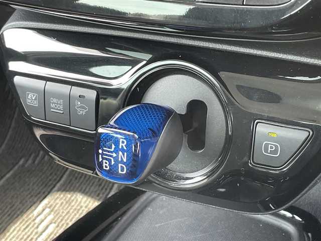 トヨタ プリウス A 福岡県 2020(令2)年 3.1万km スーパーホワイトⅡ 純正ナビ（ＮＳＺＴ－Ｗ６８Ｔ）/フルセグTV/CD/DVD/BT/SD/バックカメラ/PCS/ＬＤＡ/クリアランスソナー/ＰＫＳＢ/ＢＳＭ/レーダークルーズコントロール/ビルトインETC2.0/パーキングアシスト/ＨＵＤ/D席パワーシート/LEDオートライト/フォグランプ/スマートキー/プッシュスタート