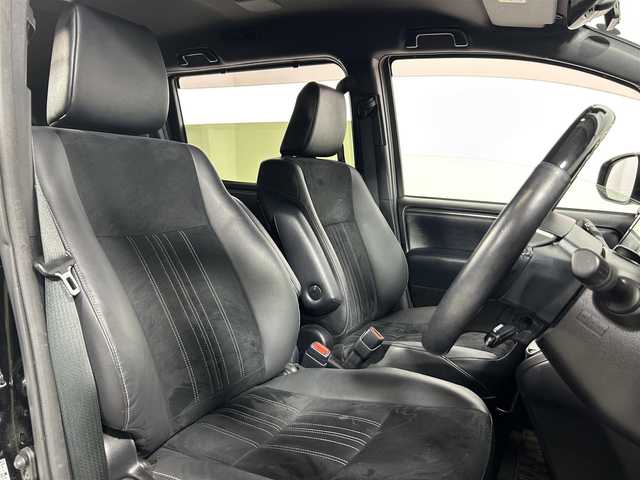 トヨタ エスクァイア ハイブリッド Gi プレミアムパッケージ ブラックテーラード 大阪府 2019(平31)年 2.2万km ブラック 純正10incナビ(フルセグ/DVD再生/Bluetooth) バックカメラ ETC 両側パワースライドドア ハーフレザー シートヒーター ハンドルヒーター 衝突軽減 クルコン トヨタセーフティセンス