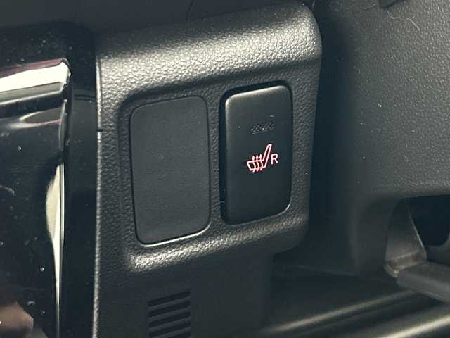 ダイハツ キャスト スポーツ SAⅡ 愛知県 2015(平27)年 3.6万km ブラックマイカメタリック 純正ナビ/・Ｂｌｕｅｔｏｏｔｈ/・ＤＶＤ/・SD音楽録音/バックカメラ/運転席シートヒーター/前方ドラレコ/ＥＴＣ/衝突軽減/レーンキープアシスト/オートハイビーム/ＭＯＭＯステアリング/フォグランプ