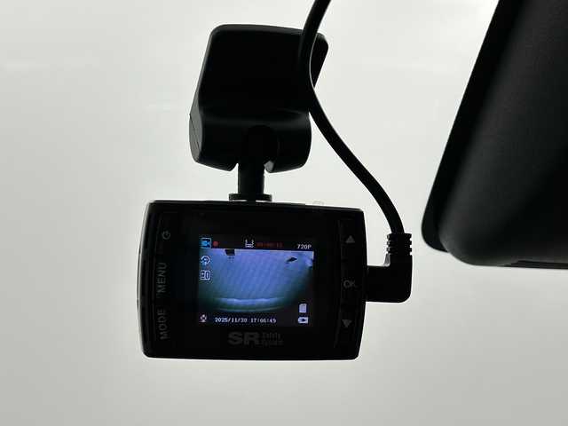 ダイハツ キャスト スポーツ SAⅡ 愛知県 2015(平27)年 3.6万km ブラックマイカメタリック 純正ナビ/・Ｂｌｕｅｔｏｏｔｈ/・ＤＶＤ/・SD音楽録音/バックカメラ/運転席シートヒーター/前方ドラレコ/ＥＴＣ/衝突軽減/レーンキープアシスト/オートハイビーム/ＭＯＭＯステアリング/フォグランプ