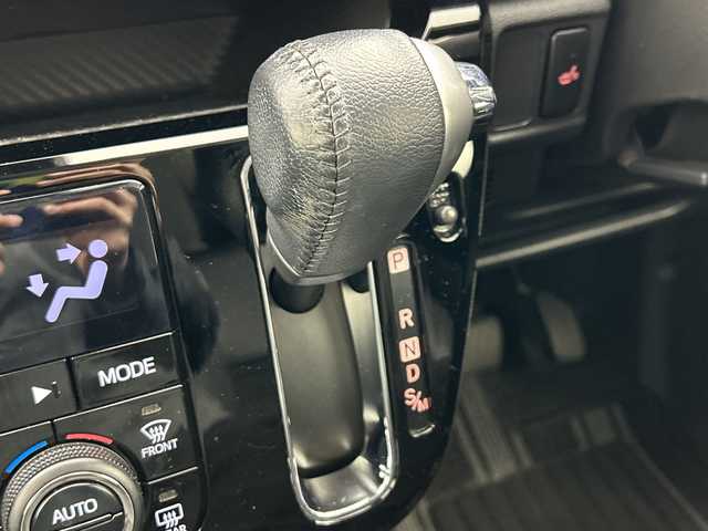 ダイハツ キャスト スポーツ SAⅡ 愛知県 2015(平27)年 3.6万km ブラックマイカメタリック 純正ナビ/・Ｂｌｕｅｔｏｏｔｈ/・ＤＶＤ/・SD音楽録音/バックカメラ/運転席シートヒーター/前方ドラレコ/ＥＴＣ/衝突軽減/レーンキープアシスト/オートハイビーム/ＭＯＭＯステアリング/フォグランプ