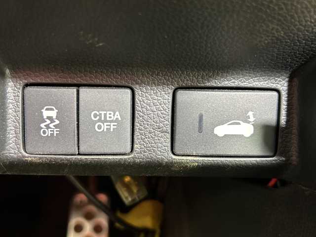 ホンダ Ｓ６６０ α 神奈川県 2018(平30)年 8.2万km プレミアムスターホワイトP 純正ナビ/Ｂｌｕｅｔｏｏｔｈ/バックカメラ/ＨＫＳ車高調/ＣＴＢＡ/革調シートカバー/ハーフレザーシート/純正アルミホイール/６速ＭＴ/クルーズコントロール/プッシュスタート/スマートキー/新車時保証書/取扱説明書/スペアキー