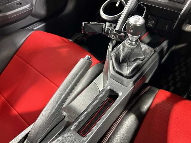 ホンダ Ｓ６６０ α 神奈川県 2018(平30)年 8.2万km プレミアムスターホワイトP 純正ナビ/Ｂｌｕｅｔｏｏｔｈ/バックカメラ/ＨＫＳ車高調/ＣＴＢＡ/革調シートカバー/ハーフレザーシート/純正アルミホイール/６速ＭＴ/クルーズコントロール/プッシュスタート/スマートキー/新車時保証書/取扱説明書/スペアキー