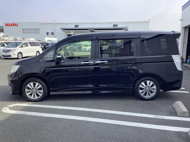 ホンダ ステップワゴン スパーダ Z 大阪府 2014(平26)年 9.5万km プレミアムスパークルブラックパール (株)IDOMが運営する【じしゃロン熊本店】の自社ローン専用車両になります。こちらは現金またはオートローンご利用時の価格です。自社ローンご希望の方は別途その旨お申付け下さい　/純正ナビ/バックカメラ/フルセグテレビ/DVD/CD/Bluetooth接続/ビルトインETC/両側パワースライドドア/クルーズコントロール/HIDヘッドライト/オートライト/純正アルミホイール/スマートキー/スペアキー