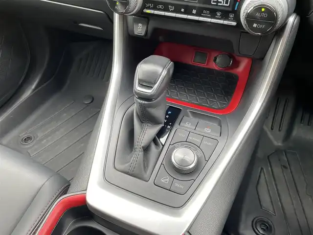 トヨタ ＲＡＶ４ アドベンチャー オフロードPKG 岩手県 2021(令3)年 2.6万km アティチュードブラックマイカ 4WD/プリクラッシュセーフティー/社外SDナビ/フルセグTV/BT/DVD/バックカメラ/レーダークルーズコントロール/純正LEDヘッドライト/純正フォグランプ/バックフォグランプ/オートハイビーム/黒レザーシート/前後カメラドライブレコーダー/スマートキー/ETC/保証書/取扱説明書