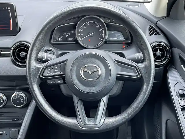 マツダ マツダ２ 15S スマートエディション 千葉県 2020(令2)年 1.4万km ディープクリムゾンマイカ 純正SDナビ/(フルセグTV/BT/CD/DVD/AM/FM)/全周囲カメラ/ブラインドスポットモニター/衝突被害軽減システム/車線逸脱警報/横滑り防止装置/ETC/アイドリングストップ/LEDヘッドライト/オートライト/ウィンカーミラー/電動格納ミラー/シートリフター/プッシュスタート/スマートキー/フロアマット/スペアキー/取扱説明書/保証書