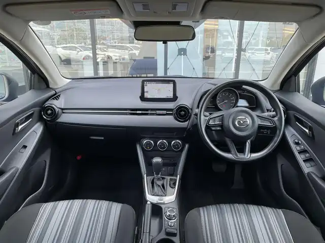 マツダ マツダ２ 15S スマートエディション 千葉県 2020(令2)年 1.4万km ディープクリムゾンマイカ 純正SDナビ/(フルセグTV/BT/CD/DVD/AM/FM)/全周囲カメラ/ブラインドスポットモニター/衝突被害軽減システム/車線逸脱警報/横滑り防止装置/ETC/アイドリングストップ/LEDヘッドライト/オートライト/ウィンカーミラー/電動格納ミラー/シートリフター/プッシュスタート/スマートキー/フロアマット/スペアキー/取扱説明書/保証書