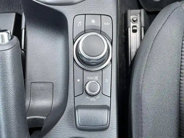 マツダ マツダ２ 15S スマートエディション 千葉県 2020(令2)年 1.4万km ディープクリムゾンマイカ 純正SDナビ/(フルセグTV/BT/CD/DVD/AM/FM)/全周囲カメラ/ブラインドスポットモニター/衝突被害軽減システム/車線逸脱警報/横滑り防止装置/ETC/アイドリングストップ/LEDヘッドライト/オートライト/ウィンカーミラー/電動格納ミラー/シートリフター/プッシュスタート/スマートキー/フロアマット/スペアキー/取扱説明書/保証書