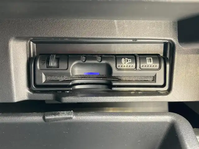 日産 セレナ ハイウェイスター プロパイロットED 静岡県 2017(平29)年 8万km マルーンレッド 2トーン エマージェンシーブレーキ/日産オリジナル9型ナビ（MM516D-L）/  ラジオ CD DVD SD Blu-ray Bluetooth/フルセグTV/フリップダウンモニター/前方ドライブレコーダー/ETC2.0/バックモニター/プロパイロット/両側パワースライドドア/電動パーキングブレーキ/オートブレーキホールド/レーンキープアシスト/LEDオートヘッドライト/フロントフォグランプ/リアロールサンシェード/純正16インチアルミホイール/純正フロアマット/インテリジェントキー×2本