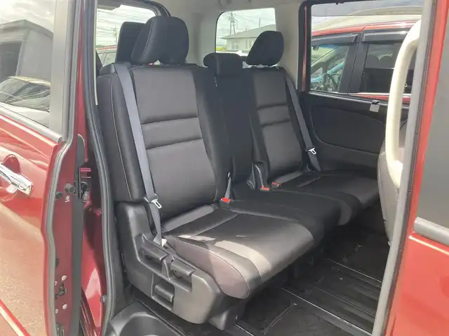 日産 セレナ ハイウェイスター プロパイロットED 静岡県 2017(平29)年 8万km マルーンレッド 2トーン エマージェンシーブレーキ/日産オリジナル9型ナビ（MM516D-L）/  ラジオ CD DVD SD Blu-ray Bluetooth/フルセグTV/フリップダウンモニター/前方ドライブレコーダー/ETC2.0/バックモニター/プロパイロット/両側パワースライドドア/電動パーキングブレーキ/オートブレーキホールド/レーンキープアシスト/LEDオートヘッドライト/フロントフォグランプ/リアロールサンシェード/純正16インチアルミホイール/純正フロアマット/インテリジェントキー×2本