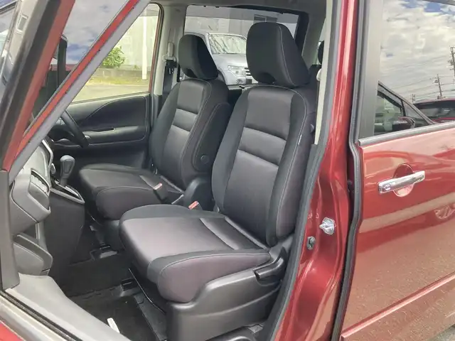 日産 セレナ ハイウェイスター プロパイロットED 静岡県 2017(平29)年 8万km マルーンレッド 2トーン エマージェンシーブレーキ/日産オリジナル9型ナビ（MM516D-L）/  ラジオ CD DVD SD Blu-ray Bluetooth/フルセグTV/フリップダウンモニター/前方ドライブレコーダー/ETC2.0/バックモニター/プロパイロット/両側パワースライドドア/電動パーキングブレーキ/オートブレーキホールド/レーンキープアシスト/LEDオートヘッドライト/フロントフォグランプ/リアロールサンシェード/純正16インチアルミホイール/純正フロアマット/インテリジェントキー×2本