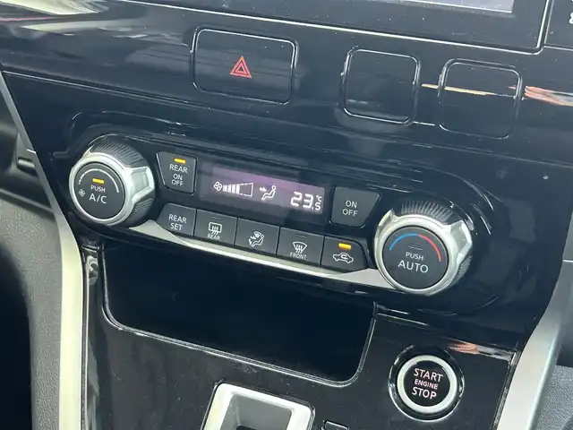 日産 セレナ ハイウェイスター プロパイロットED 静岡県 2017(平29)年 8万km マルーンレッド 2トーン エマージェンシーブレーキ/日産オリジナル9型ナビ（MM516D-L）/   CD DVD SD Blu-ray Bluetooth/フルセグTV/フリップダウンモニター/前方ドライブレコーダー/ETC2.0/バックモニター/プロパイロット/両側パワースライドドア/電動パーキングブレーキ/オートブレーキホールド/車線逸脱警報機能/LEDオートヘッドライト/フロントフォグランプ/リアロールサンシェード/純正16インチアルミホイール/純正フロアマット/インテリジェントキー×2本