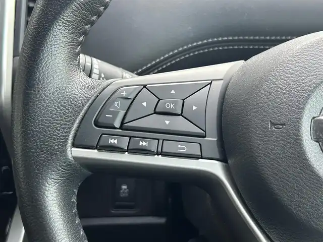 日産 セレナ ハイウェイスター プロパイロットED 静岡県 2017(平29)年 8万km マルーンレッド 2トーン エマージェンシーブレーキ/日産オリジナル9型ナビ（MM516D-L）/   CD DVD SD Blu-ray Bluetooth/フルセグTV/フリップダウンモニター/前方ドライブレコーダー/ETC2.0/バックモニター/プロパイロット/両側パワースライドドア/電動パーキングブレーキ/オートブレーキホールド/車線逸脱警報機能/LEDオートヘッドライト/フロントフォグランプ/リアロールサンシェード/純正16インチアルミホイール/純正フロアマット/インテリジェントキー×2本