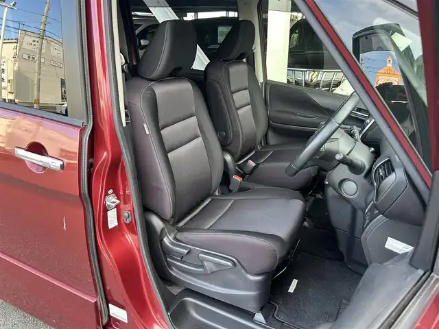 日産 セレナ ハイウェイスター プロパイロットED 静岡県 2017(平29)年 8万km マルーンレッド 2トーン エマージェンシーブレーキ/日産オリジナル9型ナビ（MM516D-L）/   CD DVD SD Blu-ray Bluetooth/フルセグTV/フリップダウンモニター/前方ドライブレコーダー/ETC2.0/バックモニター/プロパイロット/両側パワースライドドア/電動パーキングブレーキ/オートブレーキホールド/車線逸脱警報機能/LEDオートヘッドライト/フロントフォグランプ/リアロールサンシェード/純正16インチアルミホイール/純正フロアマット/インテリジェントキー×2本