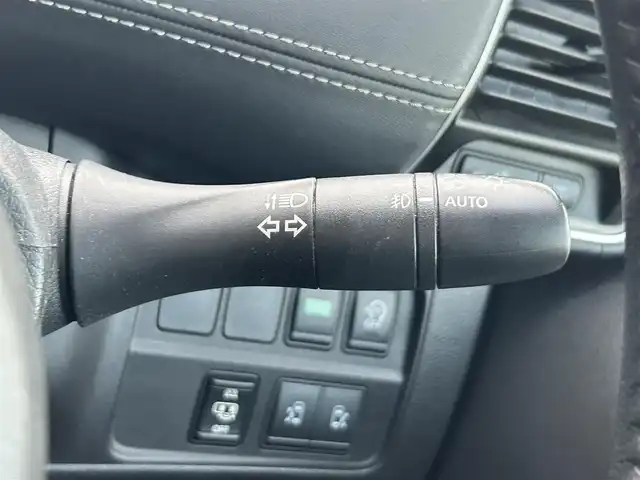 日産 セレナ ハイウェイスター プロパイロットED 静岡県 2017(平29)年 8万km マルーンレッド 2トーン エマージェンシーブレーキ/日産オリジナル9型ナビ（MM516D-L）/   CD DVD SD Blu-ray Bluetooth/フルセグTV/フリップダウンモニター/前方ドライブレコーダー/ETC2.0/バックモニター/プロパイロット/両側パワースライドドア/電動パーキングブレーキ/オートブレーキホールド/車線逸脱警報機能/LEDオートヘッドライト/フロントフォグランプ/リアロールサンシェード/純正16インチアルミホイール/純正フロアマット/インテリジェントキー×2本