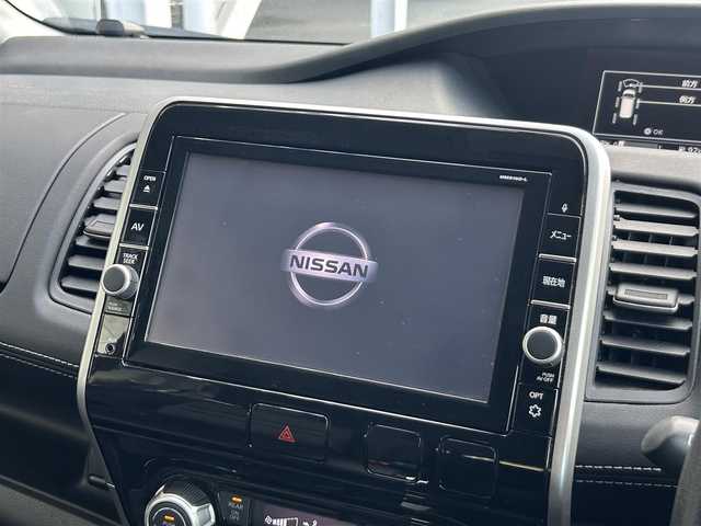 日産 セレナ ハイウェイスター プロパイロットED 静岡県 2017(平29)年 8万km マルーンレッド 2トーン エマージェンシーブレーキ/日産オリジナル9型ナビ（MM516D-L）/   CD DVD SD Blu-ray Bluetooth/フルセグTV/フリップダウンモニター/前方ドライブレコーダー/ETC2.0/バックモニター/プロパイロット/両側パワースライドドア/電動パーキングブレーキ/オートブレーキホールド/車線逸脱警報機能/LEDオートヘッドライト/フロントフォグランプ/リアロールサンシェード/純正16インチアルミホイール/純正フロアマット/インテリジェントキー×2本