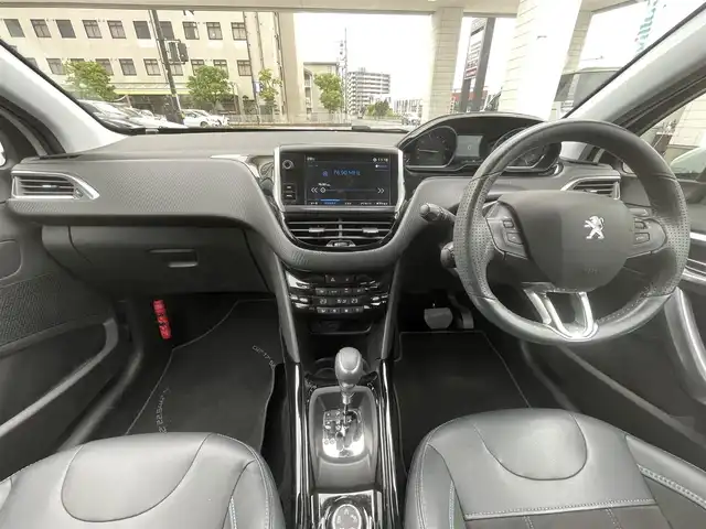 プジョー ２００８ クロスシティ 岡山県 2019(令1)年 3.5万km ネイクルホワイト 登録時走行距離34611km/純正SDナビ/(AM/FM/BT)/衝突被害軽減システム/ETC/クルーズコントロール/バックカメラ/シートヒーター/クリアランスソナー/リモコンキー/スペアキー/純正16インチアルミホイール/パワーウィンドウ/パワーステアリング/記録簿/保証書/取扱説明書