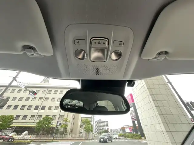プジョー ２００８ クロスシティ 岡山県 2019(令1)年 3.5万km ネイクルホワイト 登録時走行距離34611km/純正SDナビ/(AM/FM/BT)/衝突被害軽減システム/ETC/クルーズコントロール/バックカメラ/シートヒーター/クリアランスソナー/リモコンキー/スペアキー/純正16インチアルミホイール/パワーウィンドウ/パワーステアリング/記録簿/保証書/取扱説明書