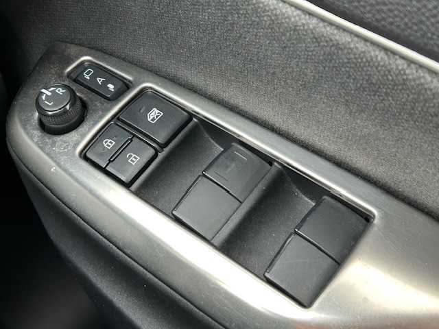 トヨタ ヤリスクロス G 栃木県 2020(令2)年 5.1万km ブラックマイカ/ホワイトパールクリスタルシャイン 2トーン ワンオーナー/トヨタセーフティセンス/純正ディスプレイオーディオ/BluetoothAudio/USB接続/MiraCast/バックカメラ/ビルトインETC/LEDヘッドライト/オートライト/オートハイビーム/レーダークルーズコントロール/純正16インチAW/純正フロアマット/社外コンソールボックス/スマートキー/スペアキー/プッシュEgスタート/保証書/取説