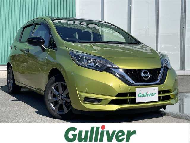 日産 ノート X ブラックアロー 福岡県 2018(平30)年 4万km オリーブグリーン/スーパーブラック 2トーン 前後コーナーセンサー/自動ブレーキ/レーンキープアシスト/プッシュスタートボタン/スマートキー/純正HDDナビ/ワンセグTV/USB接続/バックカメラ/Bluetoothオーディオ/純正フロアマット/純正アルミホイール