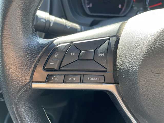 日産 ノート X ブラックアロー 福岡県 2018(平30)年 4万km オリーブグリーン/スーパーブラック 2トーン 前後コーナーセンサー/自動ブレーキ/レーンキープアシスト/プッシュスタートボタン/スマートキー/純正HDDナビ/ワンセグTV/USB接続/バックカメラ/Bluetoothオーディオ/純正フロアマット/純正アルミホイール