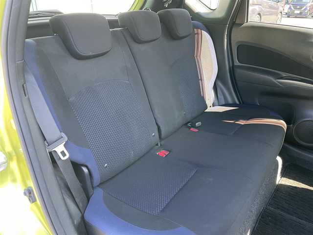 日産 ノート X ブラックアロー 福岡県 2018(平30)年 4万km オリーブグリーン/スーパーブラック 2トーン 前後コーナーセンサー/自動ブレーキ/レーンキープアシスト/プッシュスタートボタン/スマートキー/純正HDDナビ/ワンセグTV/USB接続/バックカメラ/Bluetoothオーディオ/純正フロアマット/純正アルミホイール