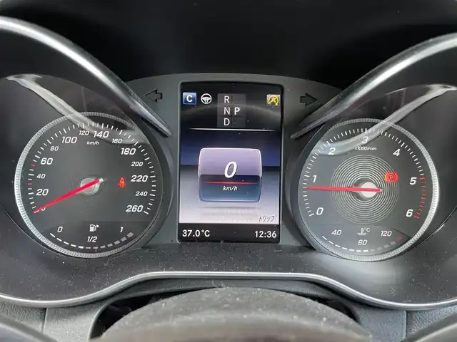 メルセデス・ベンツ Ｃ２２０ｄ ローレウスエディション 鹿児島県 2018(平30)年 5万km セレナイトグレー 純正HDDナビ/CD/DVD再生可/フルセグテレビ/バックカメラ/Bluetoothオーディオ/黒革シート/前席シートヒーター/前席パワーシート/アイドリングストップ/追従型クルーズコントロール/レーンキープアシスト/衝突軽減ブレーキ/前後ドライブレコーダー/プッシュスタート/純正フロアマット/2.0ETC/LEDヘッドライト/スマートキー/新車時保証書/取扱説明書/スペアキー1本
