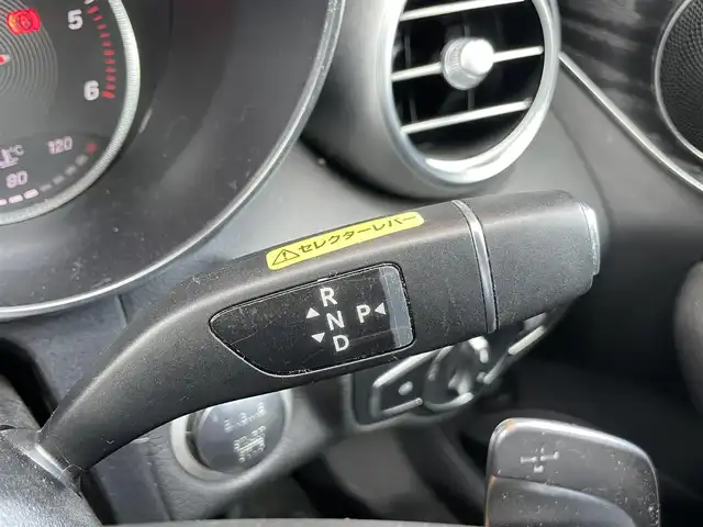 メルセデス・ベンツ Ｃ２２０ｄ ローレウスエディション 鹿児島県 2018(平30)年 5万km セレナイトグレー 純正HDDナビ/CD/DVD再生可/フルセグテレビ/バックカメラ/Bluetoothオーディオ/黒革シート/前席シートヒーター/前席パワーシート/アイドリングストップ/追従型クルーズコントロール/レーンキープアシスト/衝突軽減ブレーキ/前後ドライブレコーダー/プッシュスタート/純正フロアマット/2.0ETC/LEDヘッドライト/スマートキー/新車時保証書/取扱説明書/スペアキー1本