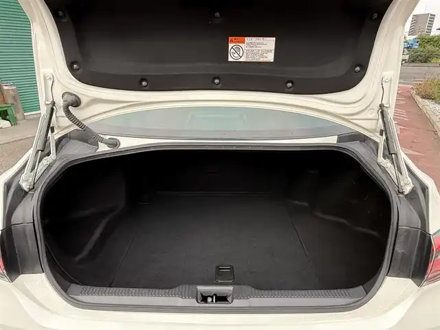 トヨタ クラウン ハイブリッド G－エグゼクティブ 香川県 2019(平31)年 7万km ホワイトパールクリスタルシャイン メーカーナビ/フルセグ/CD/DVV/Bluetooth/パノラミックビューモニター/モデリスタエアロ/純正18インチアルミ/クリアランスソナー/LEDヘッドライト/デジタルインナーミラー/黒革シート/全席シートヒーター/全席パワーシート/前席シートベンチレーション/全ドアイージークローザー/パーキングアシスト/オートハイビーム/レーダークルーズ/レーンキープアシスト/ビルトインETC