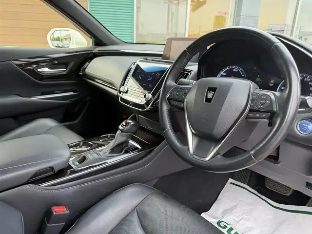 トヨタ クラウン ハイブリッド G－エグゼクティブ 香川県 2019(平31)年 7万km ホワイトパールクリスタルシャイン メーカーナビ/フルセグ/CD/DVV/Bluetooth/パノラミックビューモニター/モデリスタエアロ/純正18インチアルミ/クリアランスソナー/LEDヘッドライト/デジタルインナーミラー/黒革シート/全席シートヒーター/全席パワーシート/前席シートベンチレーション/全ドアイージークローザー/パーキングアシスト/オートハイビーム/レーダークルーズ/レーンキープアシスト/ビルトインETC