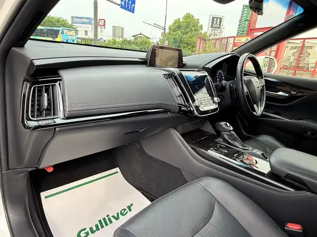 トヨタ クラウン ハイブリッド G－エグゼクティブ 香川県 2019(平31)年 7万km ホワイトパールクリスタルシャイン メーカーナビ/フルセグ/CD/DVV/Bluetooth/パノラミックビューモニター/モデリスタエアロ/純正18インチアルミ/クリアランスソナー/LEDヘッドライト/デジタルインナーミラー/黒革シート/全席シートヒーター/全席パワーシート/前席シートベンチレーション/全ドアイージークローザー/パーキングアシスト/オートハイビーム/レーダークルーズ/レーンキープアシスト/ビルトインETC