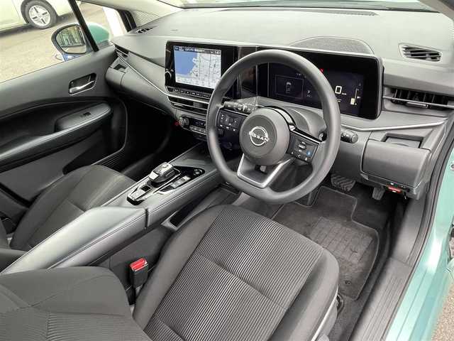 日産 ノート X 愛媛県 2023(令5)年 6.8万km 緑 プッシュスタート/純正ナビ（AM/FM/Bluetooth/フルセグTV）/アラウンドビューモニター/ETC２．０/横滑り防止装置/レーンキープアシスト/オートライト/オートマチックハイビーム/コーナーセンサー/クルーズコントロール