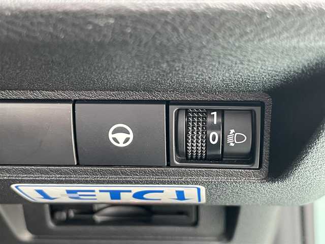 日産 ノート X 愛媛県 2023(令5)年 6.8万km 緑 プッシュスタート/純正ナビ（AM/FM/Bluetooth/フルセグTV）/アラウンドビューモニター/ETC２．０/横滑り防止装置/レーンキープアシスト/オートライト/オートマチックハイビーム/コーナーセンサー/クルーズコントロール