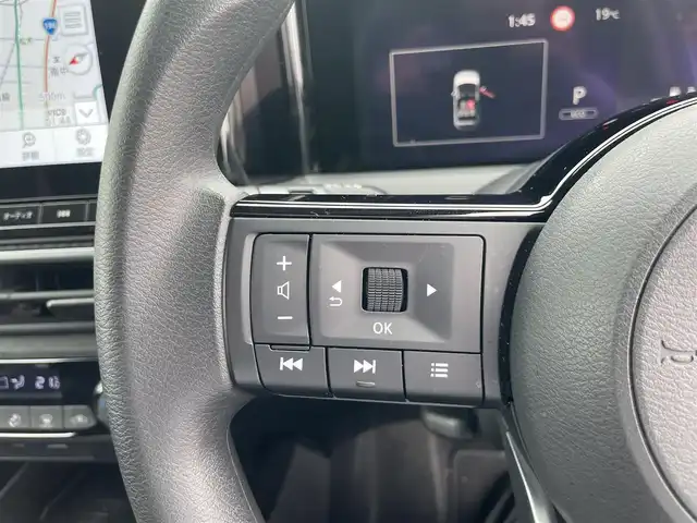 日産 ノート X 愛媛県 2023(令5)年 6.8万km 緑 プッシュスタート/純正ナビ（AM/FM/Bluetooth/フルセグTV）/アラウンドビューモニター/ETC２．０/横滑り防止装置/レーンキープアシスト/オートライト/オートマチックハイビーム/コーナーセンサー/クルーズコントロール