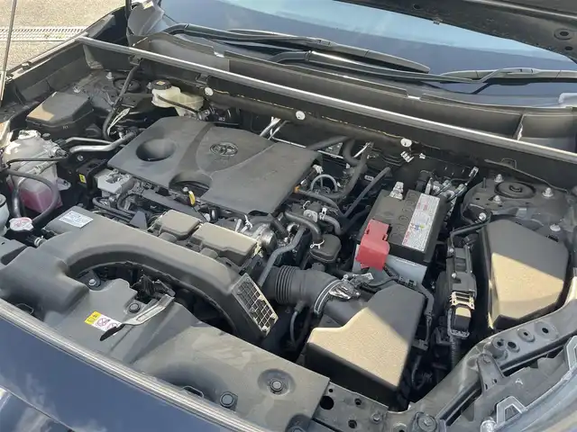 トヨタ ＲＡＶ４ G Zパッケージ 広島県 2021(令3)年 3.2万km アティチュードブラックマイカ 登録時走行距離/　31991km/ワンオーナー/Bluetooth・フルセグTV/全方位カメラ/クルーズコントロール(追従走行あり)/衝突被害軽減システム/車線逸脱警報/後側方車両検知警報(ブラインドスポットモニター)/横滑り防止装置/盗難防止装置/ドライブレコーダー/ルーフレール/レザーシート/シートヒーター/置くだけ充電/電子パーキング/パワーシート(メモリ機能有り)/パワーバックドア/ビルトインETC/ステアリングヒーター/デジタルインナーミラー/オートライト/純正LEDライト/フォグランプ/プッシュスタート/スマートキー/MTモード付きAT/純正アルミホイール 19インチ/ドアバイザー/純正フロアマット/新車時整備手帳（保証書）/取扱説明書