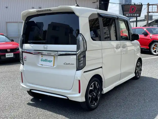ホンダ Ｎ ＢＯＸ カスタム G L ターボ ホンダセンシング 石川県 2017(平29)年 8.8万km プレミアムホワイトパールⅡ 純正8インチSDナビ・地デジTV/純正CD/DVD/SD/MSV/BT/USB/バックモニター/ETC/ハーフレザーシート/両側パワースライドドア/ホンダセンシング/レーダークルーズコントロール/衝突軽減ブレーキ/車線逸脱警報/純正15インチAW/LEDライト/LEDフォグ/純正ドライブレコーダー/パドルシフト/プッシュスタート/スマートキー×2/H29/30/R1/2/4年ディーラー整備記録/保証書・取説あり